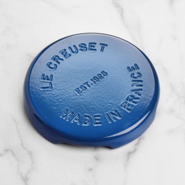 Le Creuset Signature Cast Iron 8.8" Marseille Round Trivet - Image 7