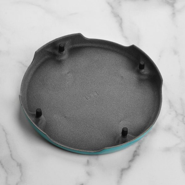 Le Creuset Signature Cast Iron 8.8" Caribbean Round Trivet - Image 4
