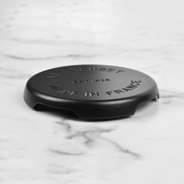 Le Creuset Signature Cast Iron 8.8" Licorice Round Trivet - Image 7