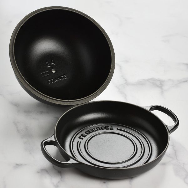 Le Creuset Signature Cast Iron 9.5" Licorice Bread Oven - Image 5