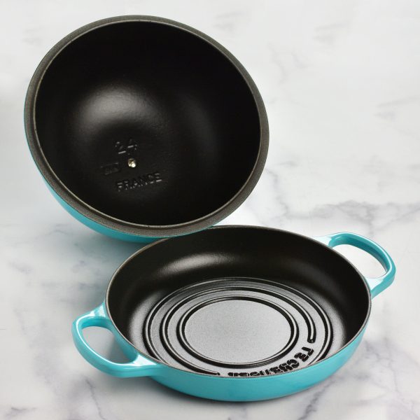 Le Creuset Signature Cast Iron 9.5" Caribbean Bread Oven - Image 5